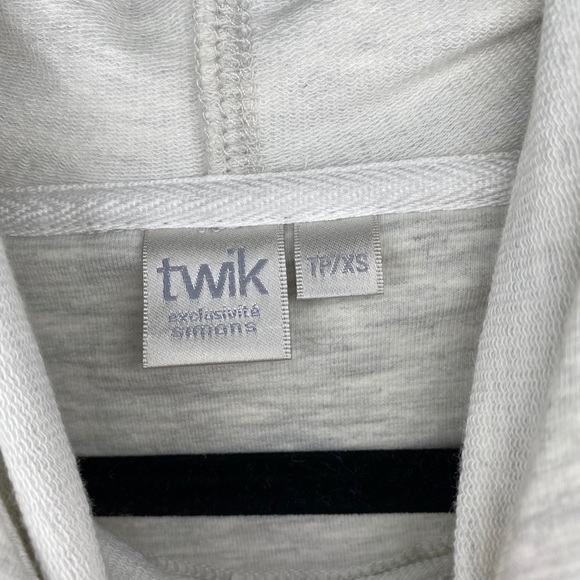 Hooded casual dress - Picture 3 of 3